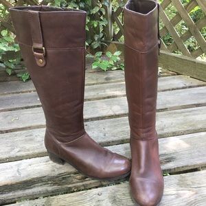 Knee-high leather boots